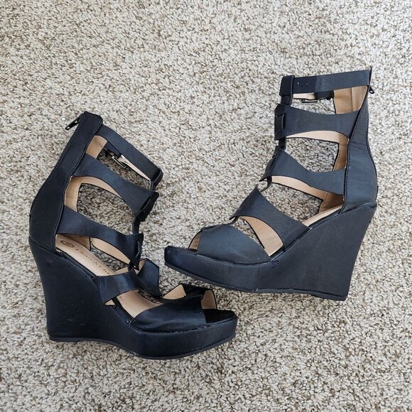 Chase & Chloe Tina Black Strappy Wedge Heels - Picture 11 of 12